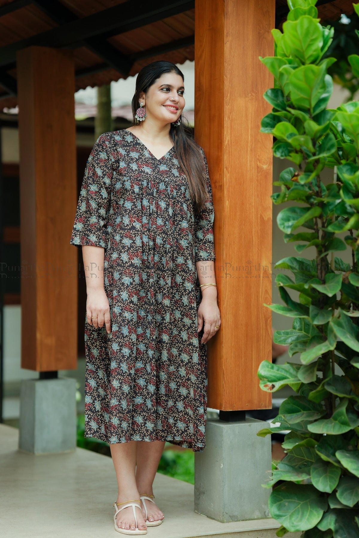 Ajrak V-neck Kurti, view 4