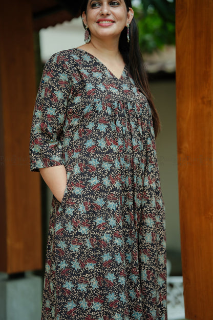 Ajrak V-neck Kurti, view 5