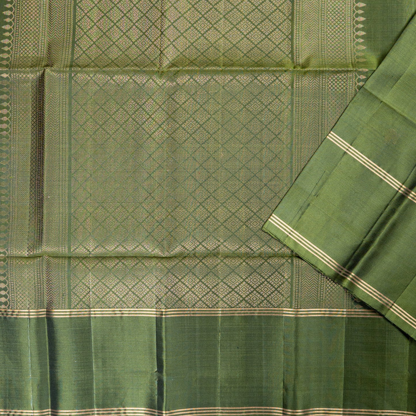Elegant Forest Green Soft Silk Saree with Woven Zari Motifs and Rich Pallu