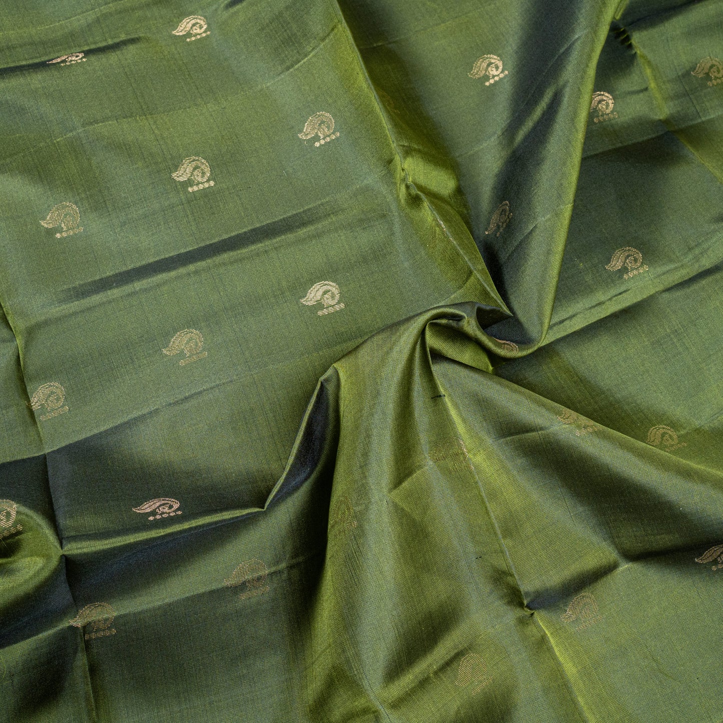 Elegant Forest Green Soft Silk Saree with Woven Zari Motifs and Rich Pallu