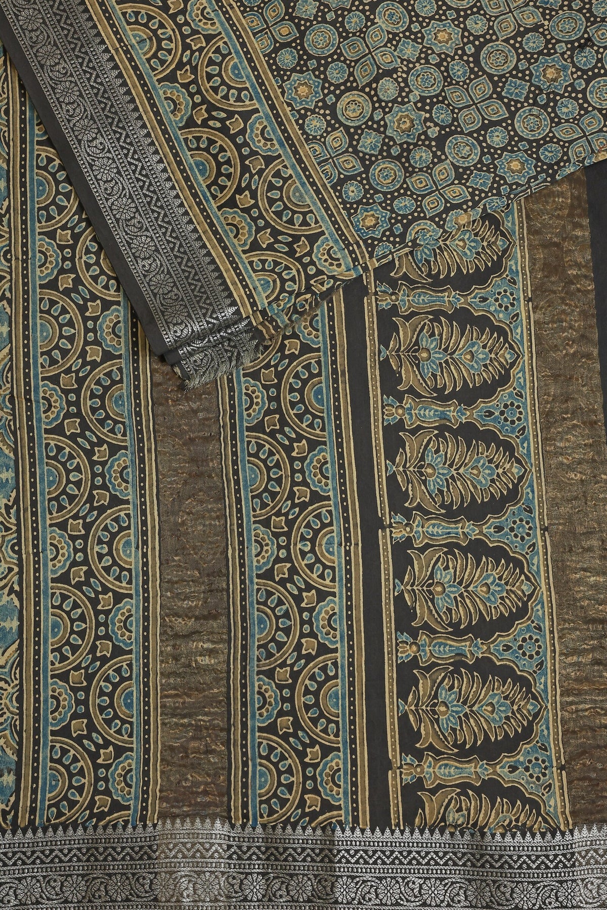 Ajrak Chanderi Silk Saree With Zari Border, design view 3