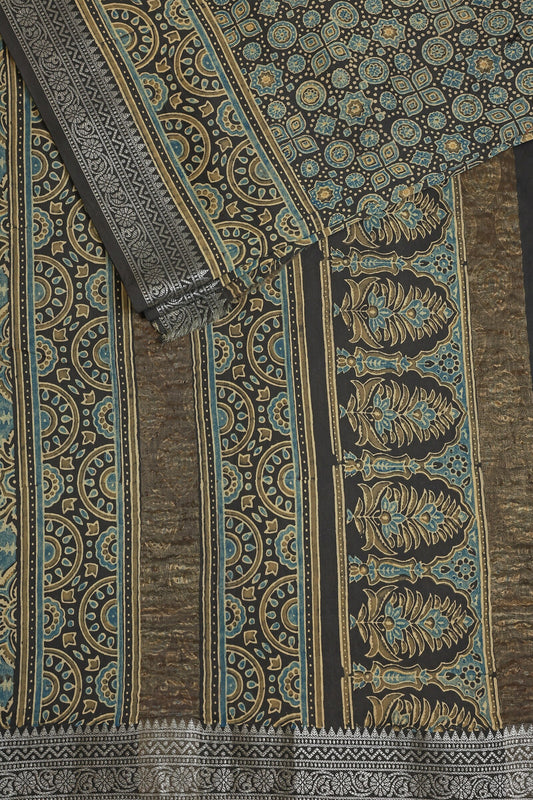 Ajrak Chanderi Silk Saree With Zari Border, design view 3