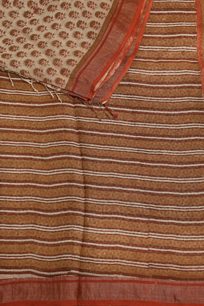 Bagru Linen Saree With Brick Red Golden Zari Border, design view 3