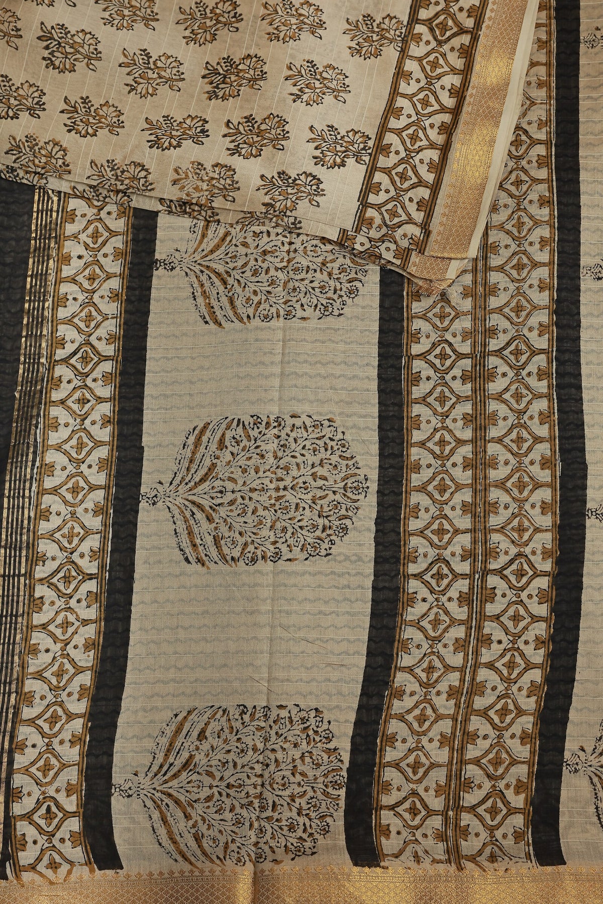 Beige Chanderi Handblock Print Saree With Natural Dye With Zari Border, design view 3