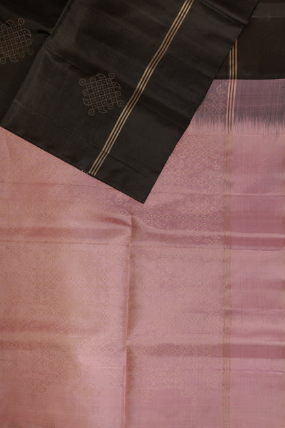 Black And Onion Pink Pure Silk Saree With Kolam Buttas On Body And Pallu, design view 3