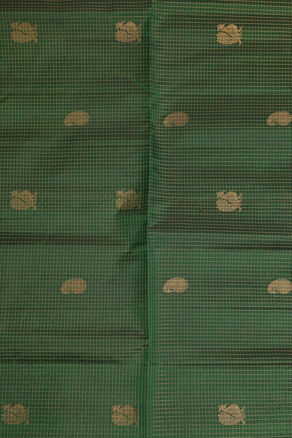 Green Pure Silk Saree With Small Zari Kattam And Mayil Buttas, design view 3