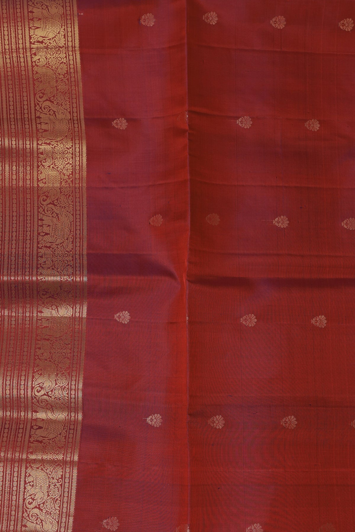 Magenta Red Pure Silk Saree With Elephant Zari Border, design view 4