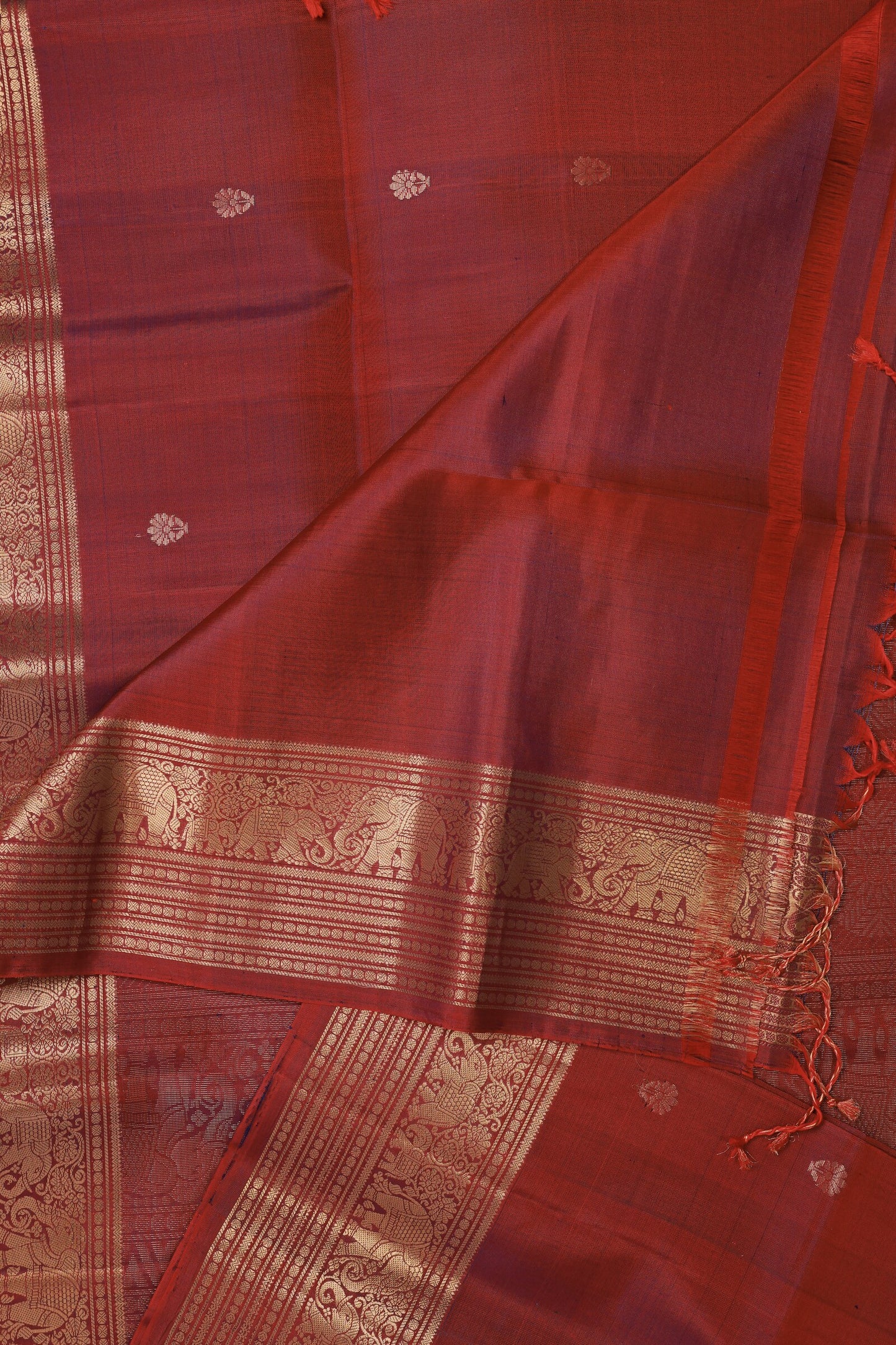 Magenta Red Pure Silk Saree With Elephant Zari Border, design view 3