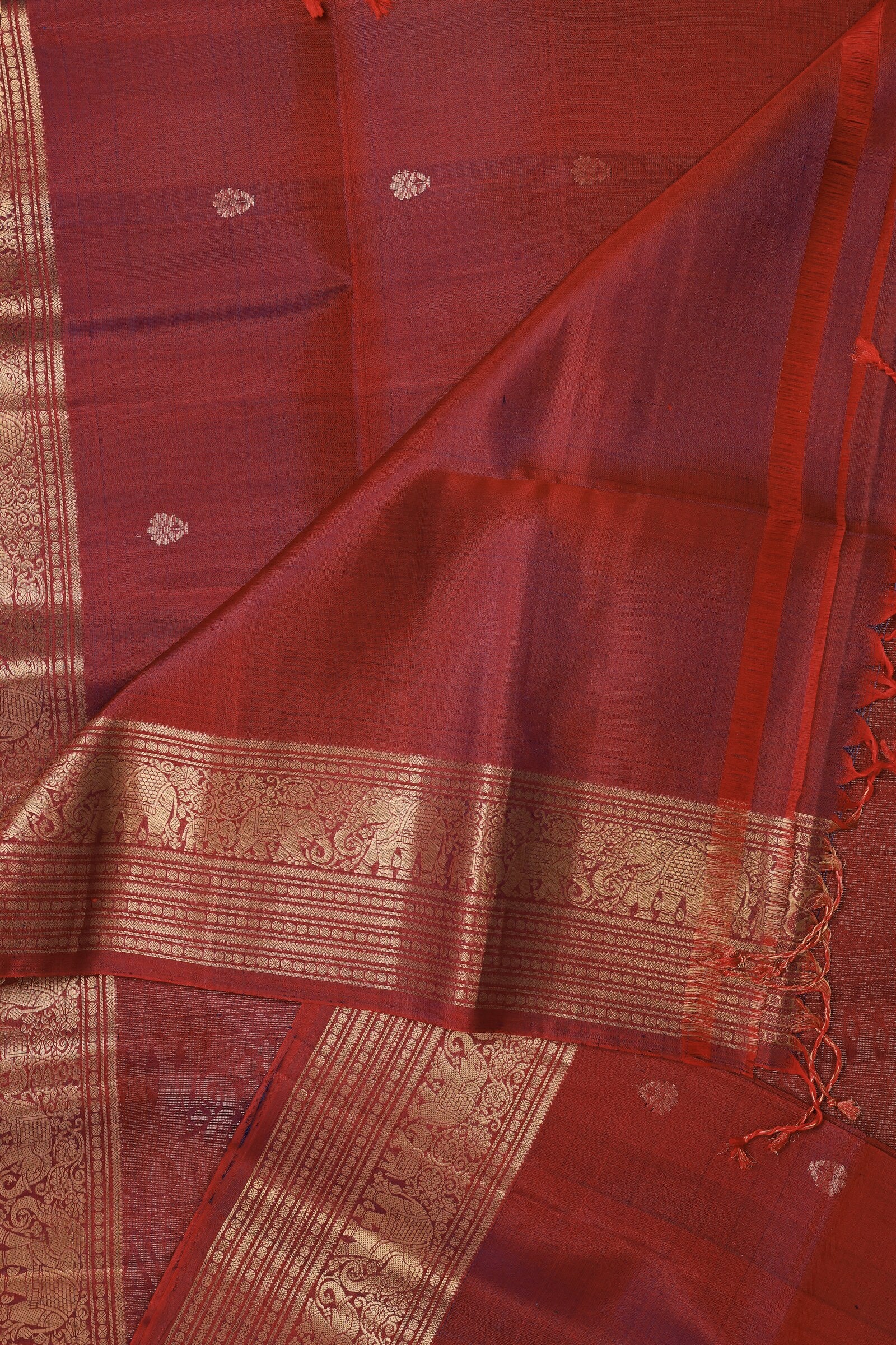 Magenta Red Pure Silk Saree With Elephant Zari Border, design view 3