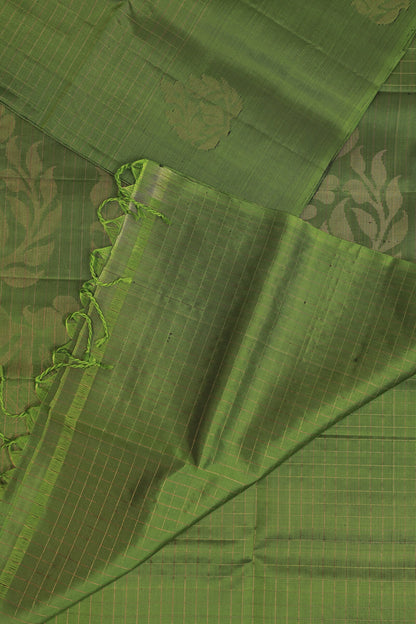 Parrot Green Pure Silk Saree With Zari Check Kattam, design view 4