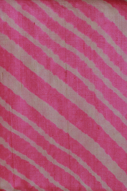 Peach And Off White Tussar Lahariya Saree, fabric detail