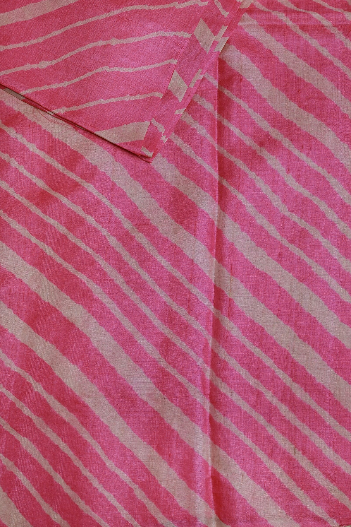 Peach And Off White Tussar Lahariya Saree, design view 3
